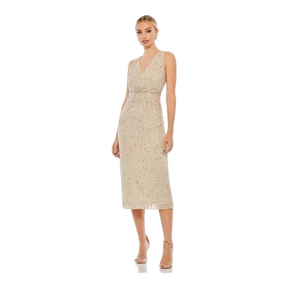 Mac Duggal Dresses & Skirts - Mac Duggal Sequin Sleevess Midi Cocktail Dress in Beige Size 10 NWT